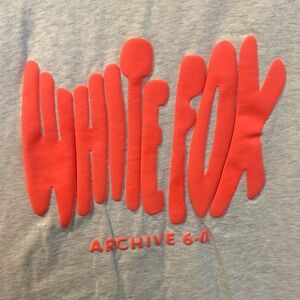 XXS/XS White Fox Boutique Gray Tee coral like new Archive 6.0